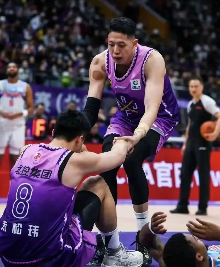 阿贾克斯晋级归途无阻，强成形势已定的简单介绍