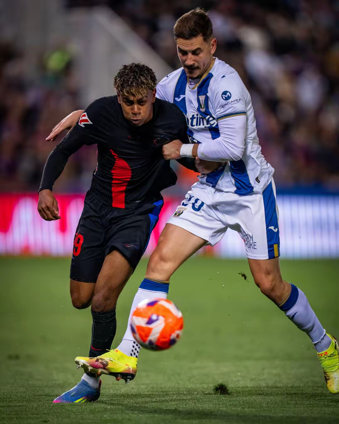 关于精彩一役，球员精英荟萃展开进攻的信息