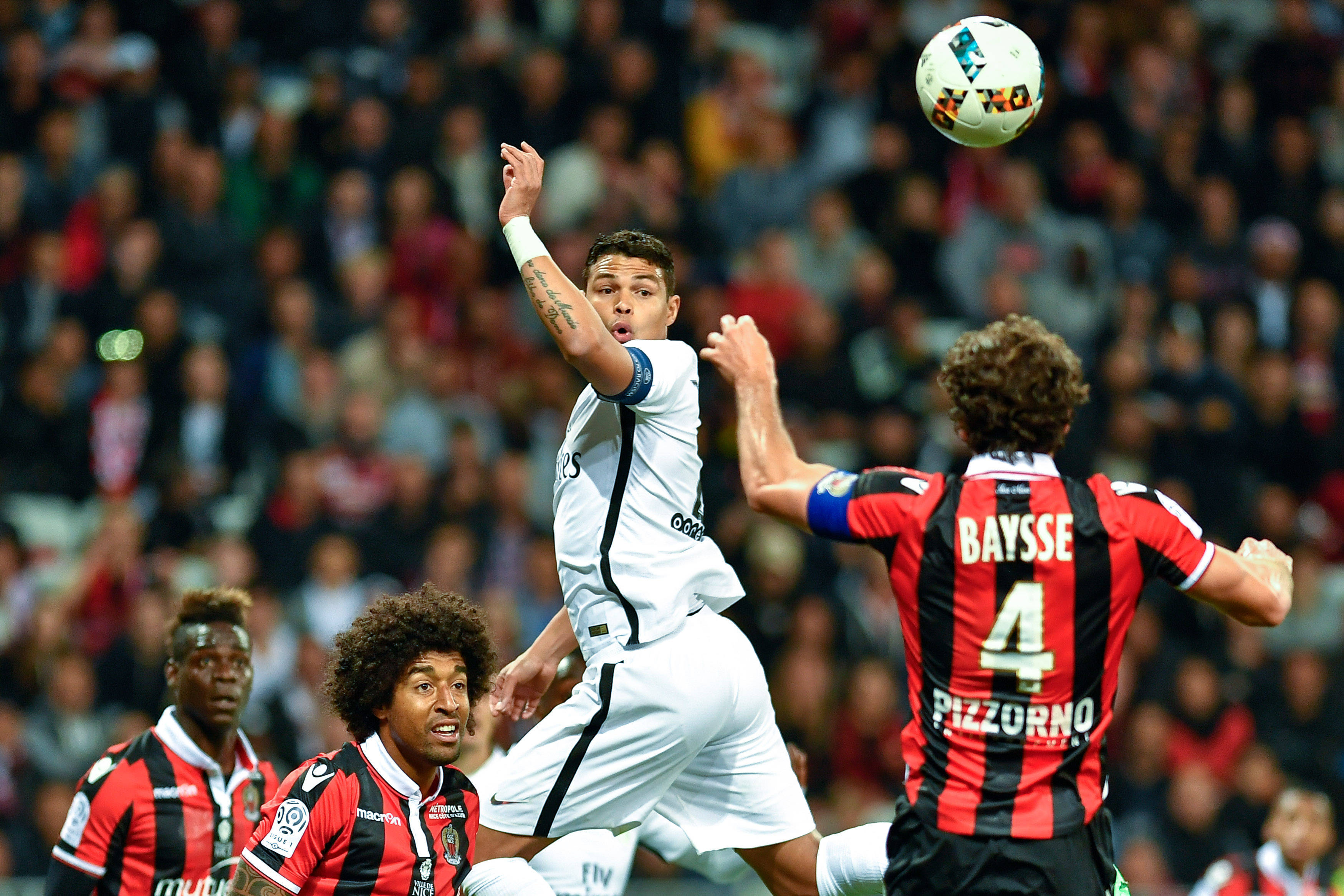 包含拉丁美洲球员攀登职业生涯高峰的词条