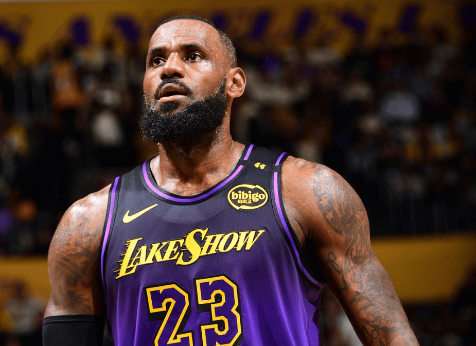 湖人客场不敌活塞，遭遇连败