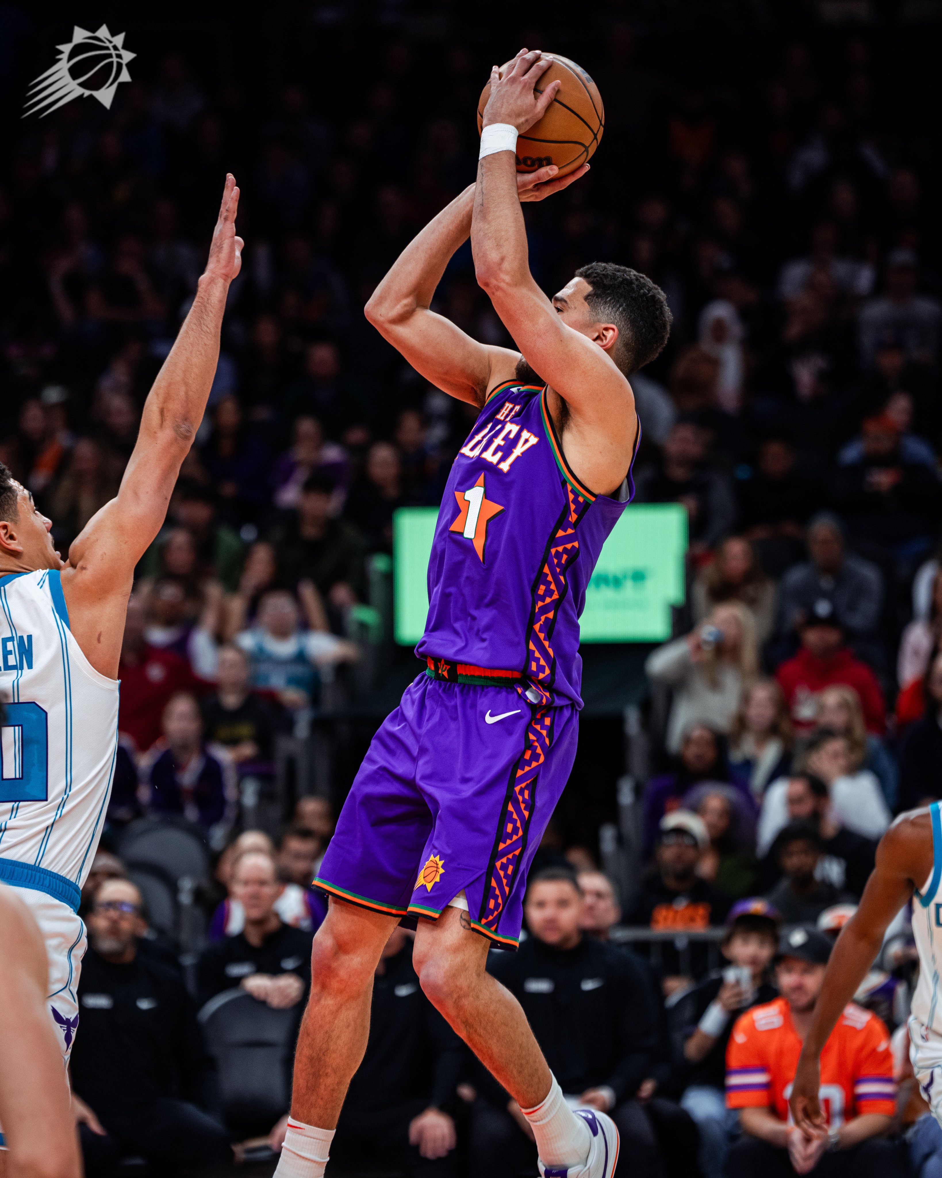 太阳击败马刺，布克独得30分的简单介绍