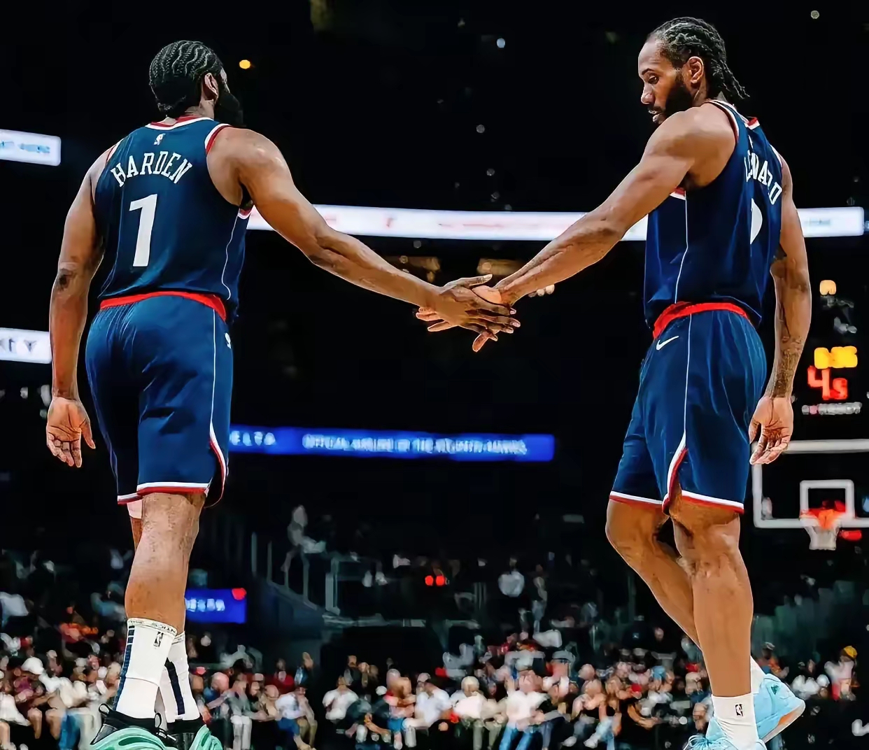 火箭客场险胜尼克斯,哈登砍下35分 火箭客场险胜尼克斯,哈登砍下35分